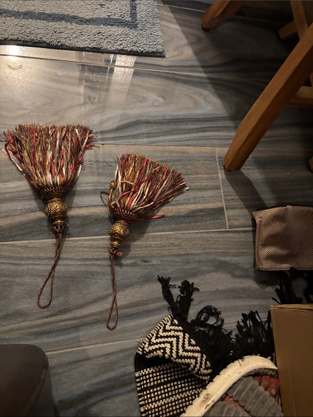 Decorative Tassel Tiebacks in Red and Gold - Elegant Home Holiday Accent